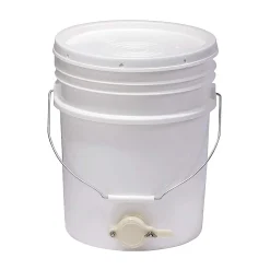 Little Giant BKT5 Plastic Honey Bucket With Honey Gate For Beekeeping, 5 Gallon